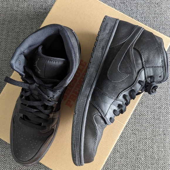 Air Jordan 1 Mid ‘Triple Black' Suede & Leather - Picture 4 of 4